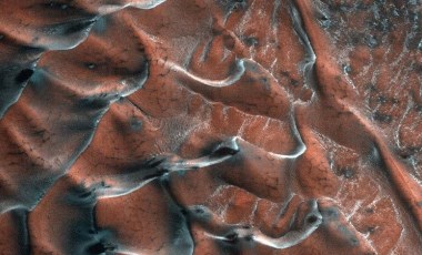 NASA, Mars'taki buzlu kum tepelerinin fotoğrafını yayımladı