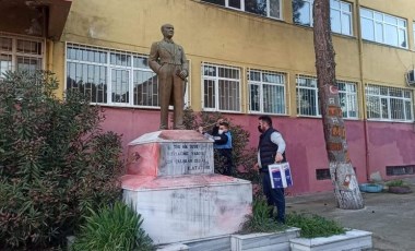 Tekirdağ' da Atatürk heykeline çirkin saldırıda bulunan şüpheli görüntüden tespit edildi