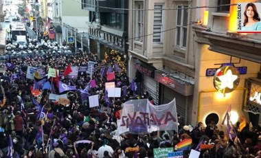 Kadınlar 8 Mart Feminist Gece Yürüyüşü için Taksim'deydi