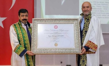 Gençleri Evlendirme Vakfı Başkanı’na fahri doktora kıyağı