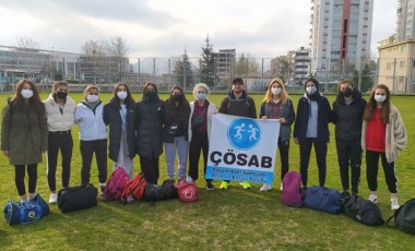 AKP'nin lebalep kongresine araç tahsis eden belediye kadın futbol takımına araç vermedi