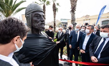 İzmir'de ilk Türk denizcilerinden Çaka Bey’in büstü açıldı