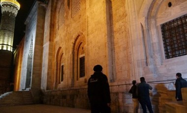 Bursa'da Ulu Cami'ye balyozlu saldırı: Gözaltına alındı