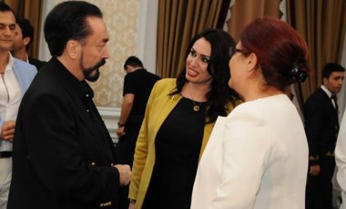 Derya Yanık, Adnan Oktar'ın Çırağan Sarayı'ndaki davetine katılmış