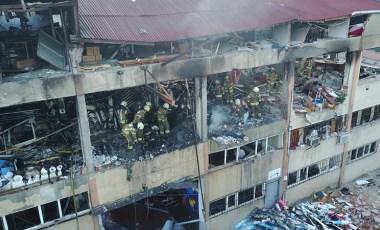 Bağcılar'da iş yerinde patlama sonrası çıkan yangın korkuttu