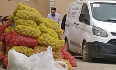 Tarikatçı vakıftan Gebze'de patates soğan dağıtımı