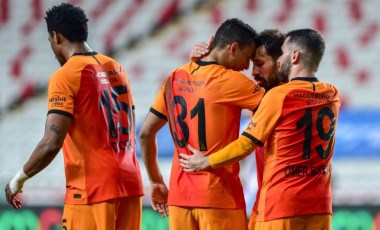 Galatasaray, üçüncü yıldızın yıl dönümünü kutladı