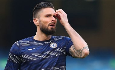 Chelsea'nin yıldız ismi Oliver Giroud'nun transfer belirsizliği sürüyor