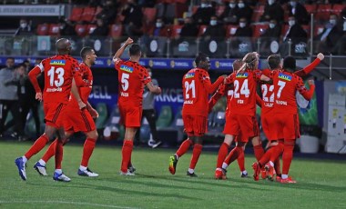 Beşiktaş'ın şampiyonluk yürüyüşü devam ediyor! | Çaykur Rizespor 2-3 Beşiktaş