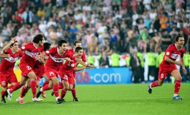 EURO 2020 resmi hesabından Semih Şentürk paylaşımı