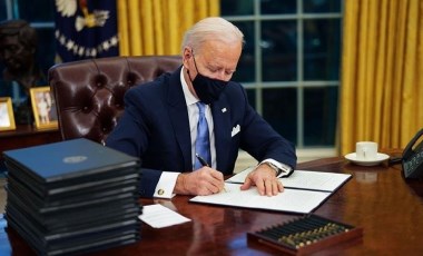 Biden, Meksika sınırında ordunun fonladığı duvar projelerini iptal etti