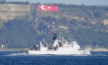 Fransız savaş gemisi, Çanakkale Boğazı’ndan geçti