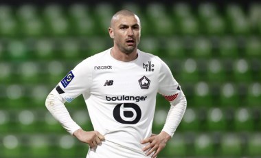 Burak Yılmaz Fransa'da sezonun futbolcusu ödülüne aday gösterildi