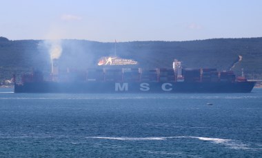 Çanakkale Boğazı, dev gemilerin geçişi için 9 saat tek yönlü trafiğe kapatıldı