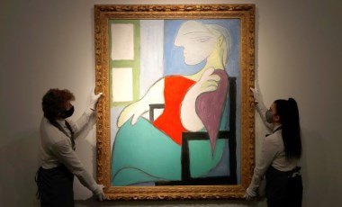 Picasso’nun 'Pencerenin yanında oturan kadın' tablosu 103 milyon dolara satıldı