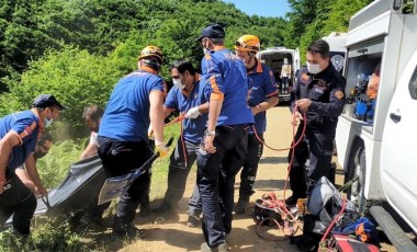 Kayıp olarak aranırken gölete uçan aracında cesedi bulundu