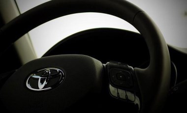 Otomobil üreticisi Toyota, iki üretim hattını durduracak