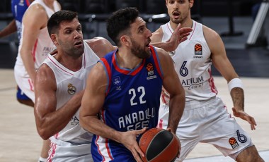 Anadolu Efes'te Vasilije Micic, EuroLeague'in MVP'si seçildi