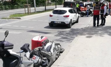 Sipariş yetiştiren motokurye, ters yönde dönen otomobile çarparak hayatını kaybetti