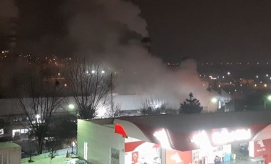 İstanbul'da izolasyon malzemesi üreten fabrikada çıkan yangın söndürüldü