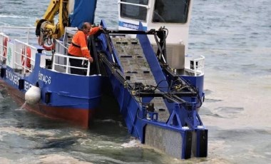 İstanbul'da deniz salyası temizliği başlatıldı