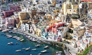 İtalya'da aşılama kampanyası tamamlanan Procida Adası 