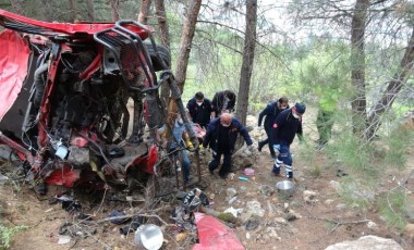 Kız arkadaşı ile tartıştı, minibüsü uçuruma sürdü