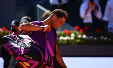 Rafael Nadal, toprak kortta üst üste 3. kez havlu attı