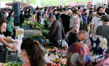 Pazarlar açıldı, marketlerden karşılık geldi