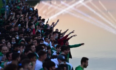 Bursaspor'un 58. kuruluş yıl dönümü, meşale şovuyla kutlandı