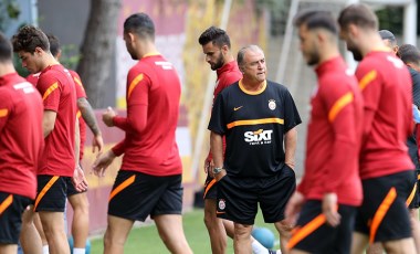 Galatasaray'da Fatih Terim'in ilk antrenmanında Arda Turan detayı