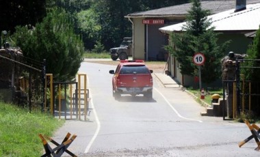 Sakarya'da kışladaki inşaatta göçük sonucu 2 işçi toprak altında kaldı