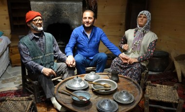 Ölen yakınlarını bal mumu heykelleri ile yaşatıyor