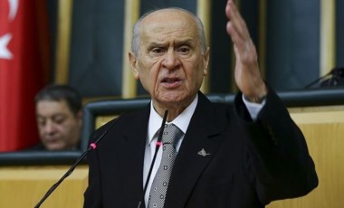 Son dakika... Erdoğan'ın istemediği yasayı Bahçeli talep etti!