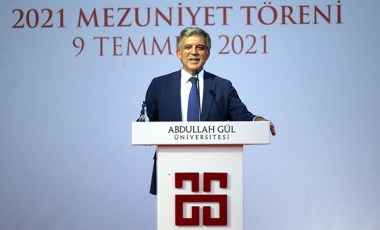 Abdullah Gül'den mezun gençlere: Aklınızı ve fikrinizi birisine kiraya vermeyin