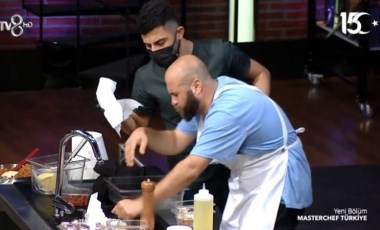 MasterChef'te yarışmacı parmağını kesti, sağlık ekipleri çağrıldı: 'Bu kan durmaz'