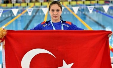 Merve Tuncel'in hedefi, Tokyo Olimpiyatları'nda final yüzmek