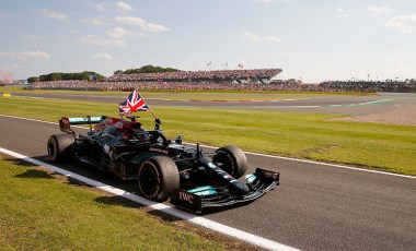 Formula 1'de Birleşik Krallık GP'sini Lewis Hamilton kazandı