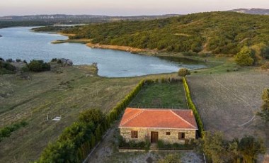 Turistler, Bozcaada yakınındaki Kemallı'ya akın etti