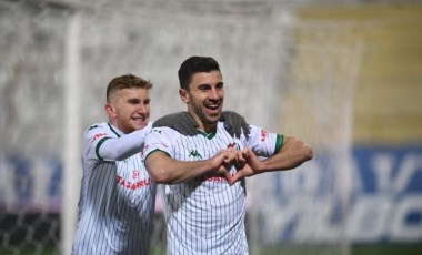 Bursaspor, Onur Atasayar ile 2 yıllığına anlaştı