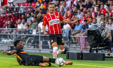 PSV Galatasaray maçındaki yayın krizinde reklam panoları dikkat çekti!