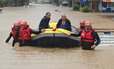 Artvin'de sel felaketi büyüyor: Birçok kurum binası boşaltılıyor