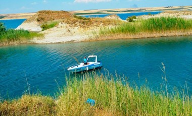 Serinlemek için girdiği baraj gölünde boğuldu