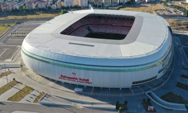 Sivasspor ve Bahçeşehir Koleji arasında stadyum isim sponsorluğu anlaşması imzalandı