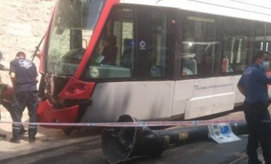 Son dakika... Gülhane Parkı yakınlarında tramvay raydan çıktı