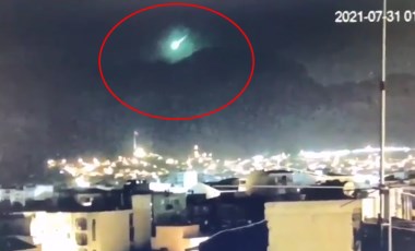 'İzmir'e meteor düştü' notuyla paylaşılan video gündem oldu: Ege Üniversitesi Gözlemevi Müdürü'nden açıklama