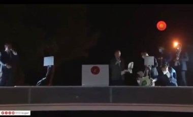 Erdoğan afet bölgesinde: Yangınlarla mücadele eden Marmaris'te de halka çay fırlattı!