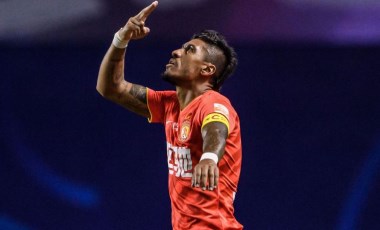 Galatasaray’ın gündemindeki Paulinho: “Teklifleri değerlendiriyorum”