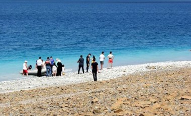 Salda Gölü’ne giren çocuk boğularak öldü