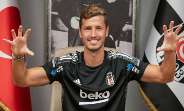 Salih Uçan 9 yıllık gecikmeyle Beşiktaş'a imza atmış!